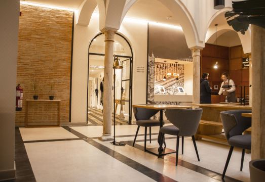 세비야 호텔 객실 내부 이미지