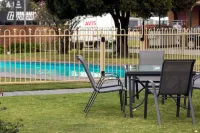 Advance Motel - Pools