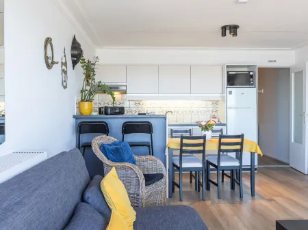 Apartment on the 6th Floor with Sea View