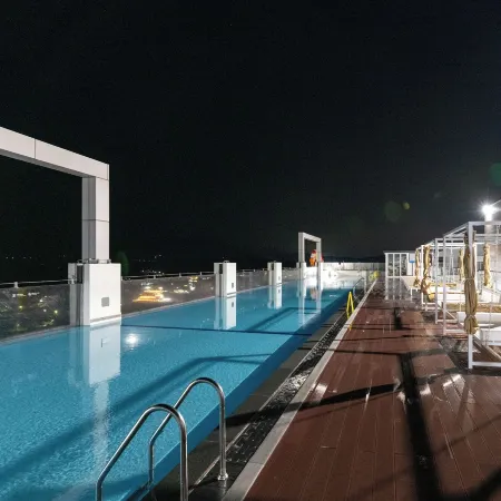 LE BLEU NAKSAN HOTEL