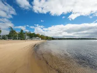 The Shores Lake Views Condo Unit 5577 Hotels in Acme Township