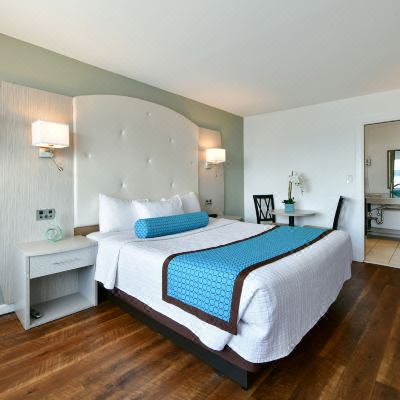 King Room With Jetted Tub The Freeport Inn and Marina Promo Code
