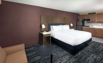 DoubleTree by Hilton Manhattan, KS