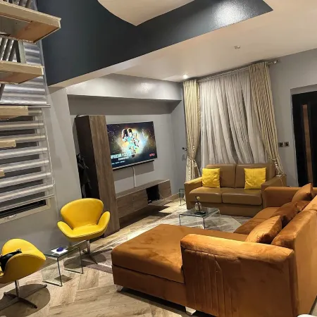 House 919 Suites And Apartments