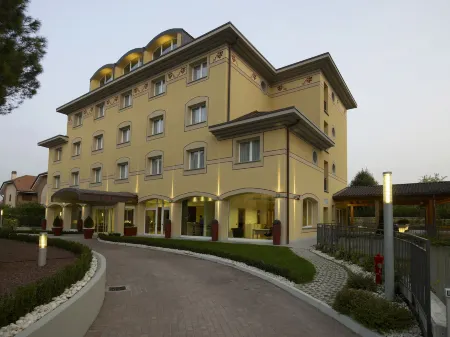 Virginia Palace Hotel Отели рядом с достопримечательностью «City of Lainate»