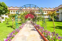 Queen's Park le Jardin Hotels in Kuzdere