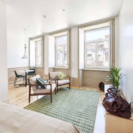 Pause Apartments