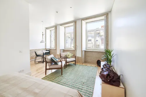 Pause Apartments - 3-Star