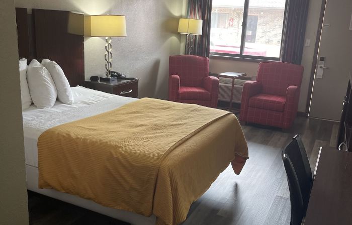 Royal Inn & Suites