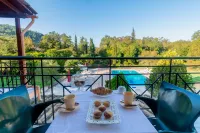 Rivendell Apartments Hotels in Feakes