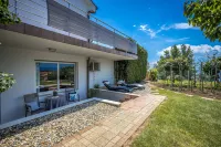 Terra Magica Deluxe Apartment or Room with Private Parking, Terrace and Sea View Hoteles en Kraljevica