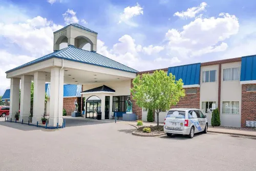 Norwood Inn & Suites la Crosse Hotels in Onalaska