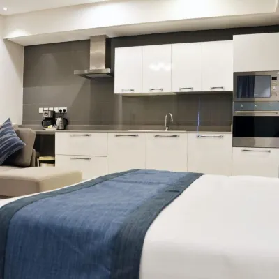 ذا لودج للاجنحة الفندقية Hotels near الجفير