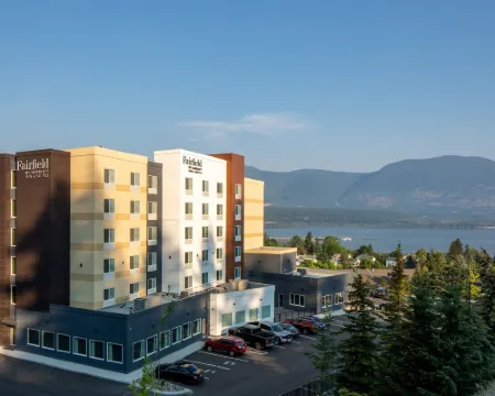 Fairfield Inn & Suites Salmon Arm Hotels in Salmon Arm