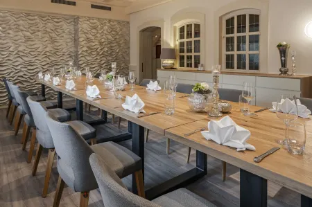 Hotel Fuchsen Отели в г. Кирххайм-унтер-Текк