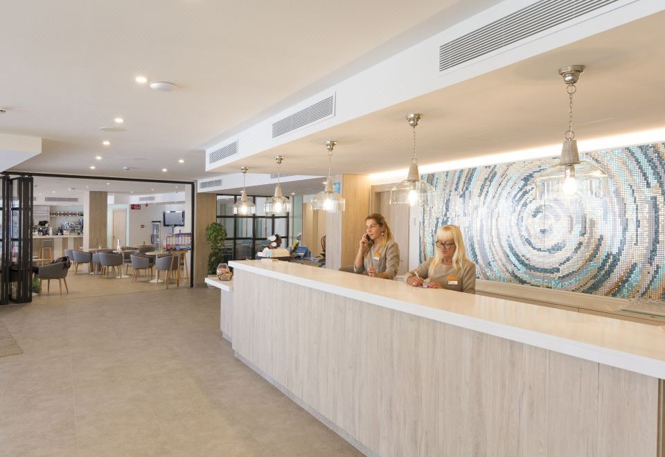 Hotel Calinda BeachOver view