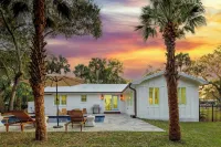 سوير باي أفانتستاي ستنينج أيل أوف بالمز هوم بي/ بول!