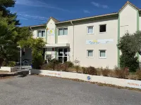 Brit Hotel Salon de Provence Hotels in Cornillon-Confoux