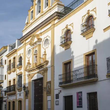 Pierre & Vacances Sevilla Отели рядом с достопримечательностью «Район Триана»