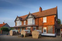 The Ship Inn Hotels near Poplars Caravan & Chalet Park