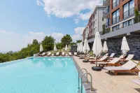 Bayview Hills Luxury Residences - Kolam Renang