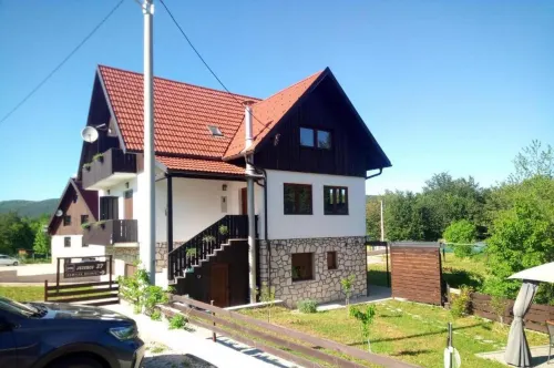 Guesthouse Family Bosnic Hotel a Jezerce