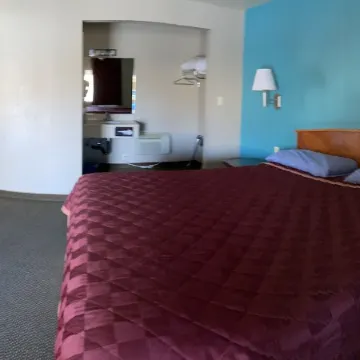 Lone Pine Budget Inn