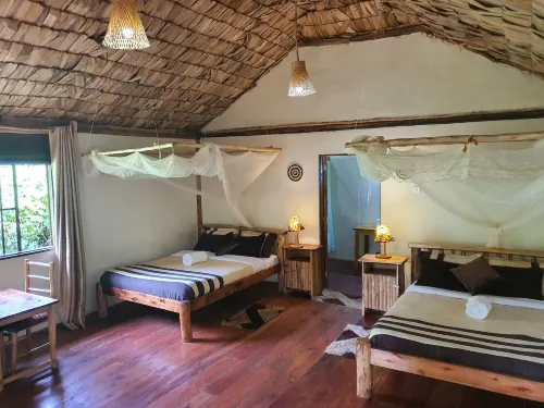Buhoma Gorilla Camp Hotels in Kinkiizi
