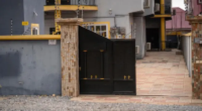 Impeccable 2-Bed Apartment in Accra