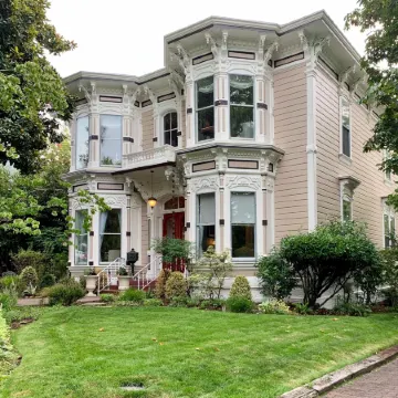 McCall House Boutique Hotel