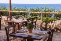 Peninsula Resort & Spa فنادق في أجيا بلاجيا