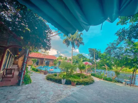 D&D Riverside Homestay Отели рядом с достопримечательностью «Hua Lu Tam Coc»