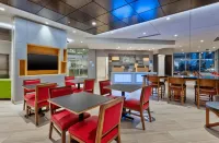 Holiday Inn Express & Suites Jersey City - Holland Tunnel Hotels in Hoboken