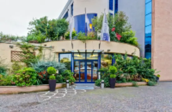 Best Western Blu Hotel Roma Hotels near Verano Cemetery