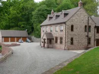 The Larches Ledbury Bed and Breakfast Hotels near The Elms Camping & Caravan Site