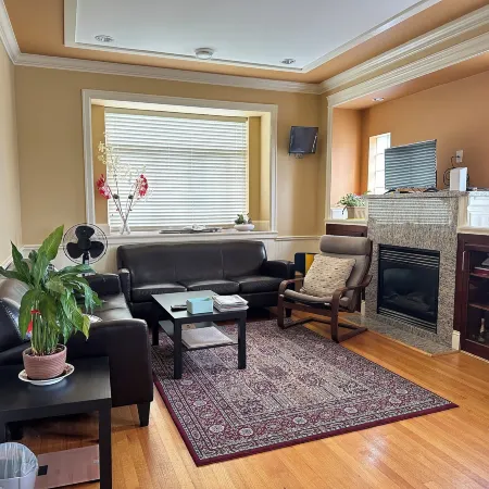 Vancouver Metrotown Modern Guest House