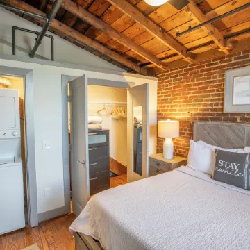 The Lofts at Downtown Salem Отели в г. Сейлем