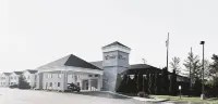 Comfort Inn & Suites NW Milwaukee Herzing University Online 주변 호텔