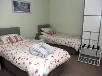 3 Bed Farmhouse - Sleeps 6 - Wifi - Free Parking Hotels in Omagh
