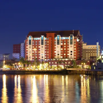 Aryaduta Makassar Hotels near Losari Beach