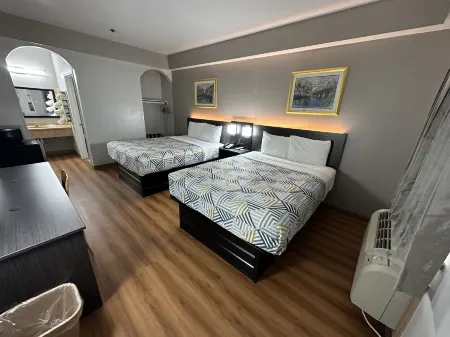 Motel 6 Alvarado, TX