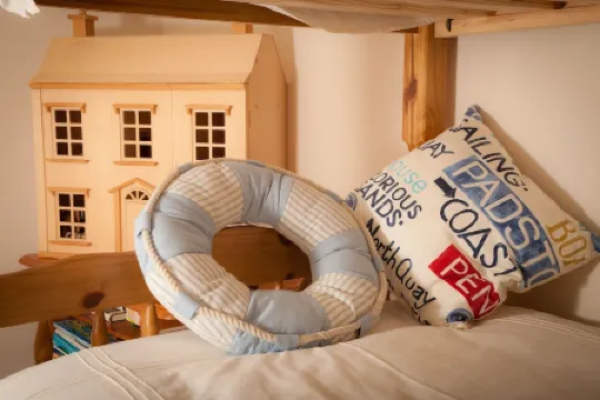 Cosy & homely cottage 1m from Brixham-Tucked away from the hustle and bustle .