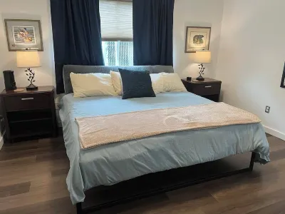 Apartment J: Jamestown Bay -Car Rental Option Hotels near Sitka Sound Science Center