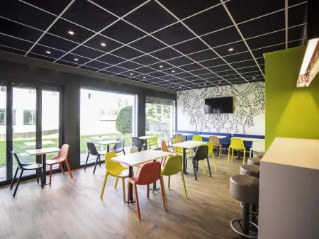 Ibis Budget Fribourg Отели в г. Муртен