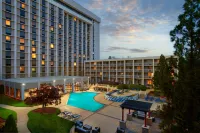 Atlanta Airport Marriott - Rooftop Pools