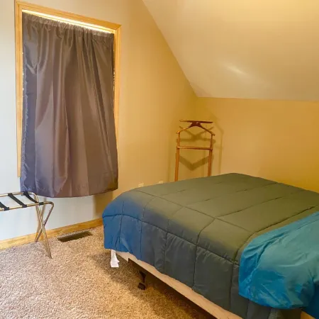 Charming 4-bedroom Saint Mary's Lake house in Battle Creek