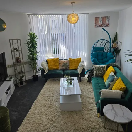 Luxury stylish Charming City Apartment with Private Entrance in Wolverhampton