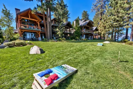 Unobstructed Views and High-End Grill - Exquisite Lakefront Haven