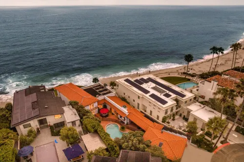 Oceanfront Access and Courtyard Pool - Exquisite Coastal Retreat