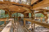 Pet-Friendly Treehouse - Amazonia - an exclusive experience in Red River Gorge, Kentucky! Hotels in Lee County